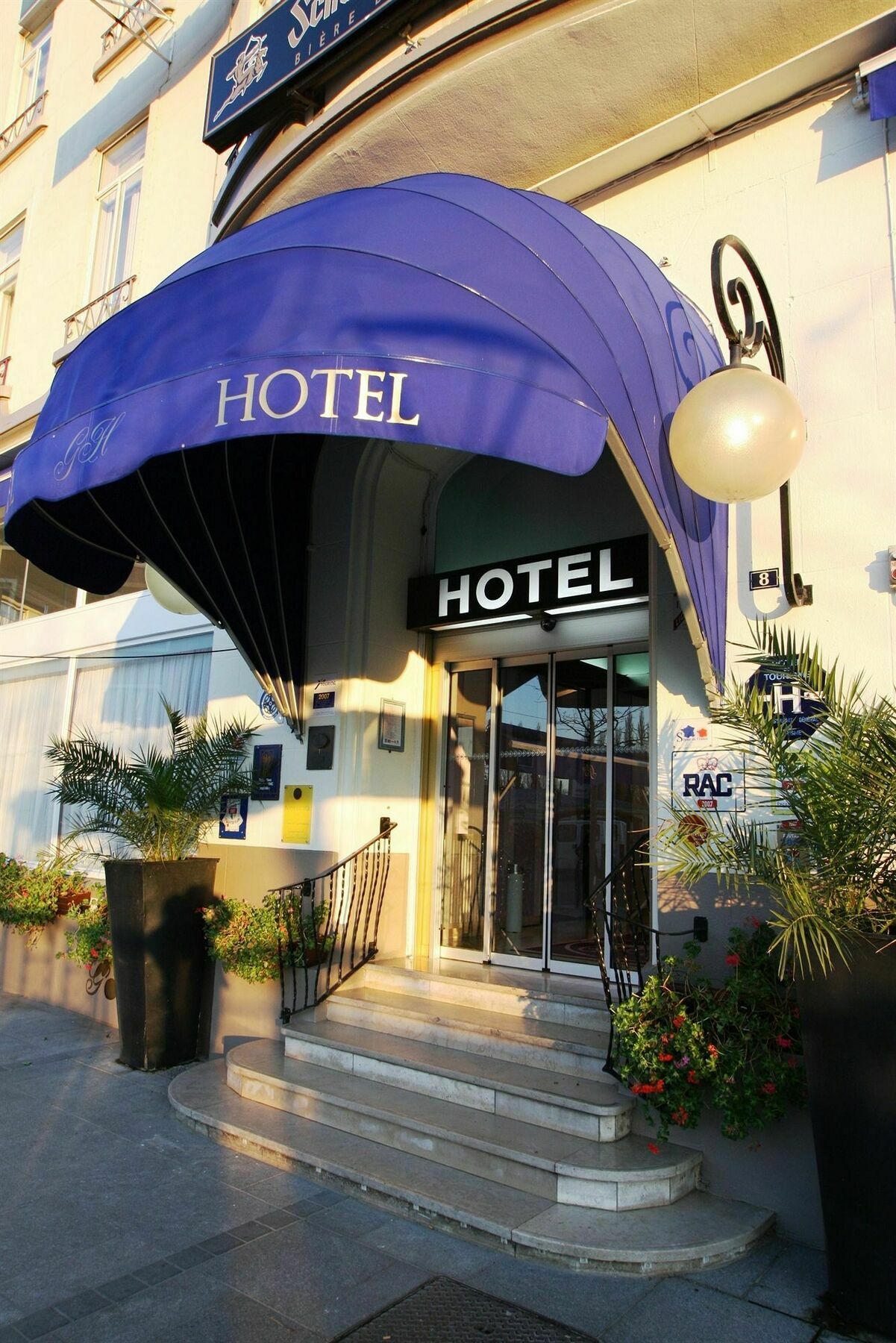 Le Grand Hotel Valenciennes Ngoại thất bức ảnh