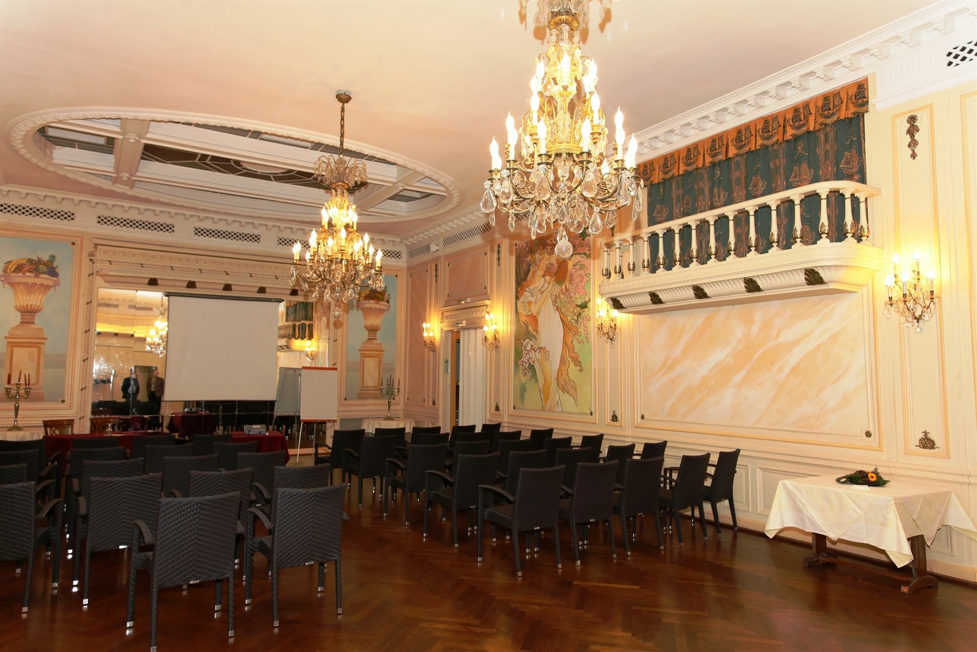 Le Grand Hotel Valenciennes Ngoại thất bức ảnh