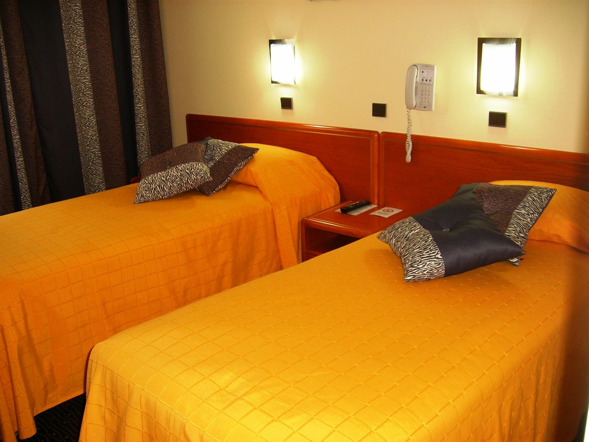 Le Grand Hotel Valenciennes Ngoại thất bức ảnh